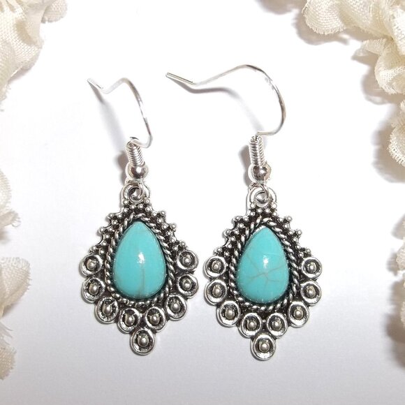 Dangle Earrings Turquoise Blue and Silver Costume Jewelry Southwestern Set C907 - Picture 1 of 6